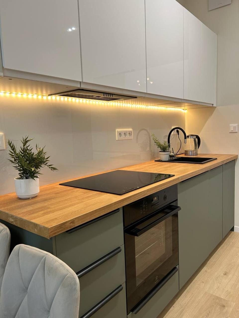 Warsaw Airport Apartment Экстерьер фото