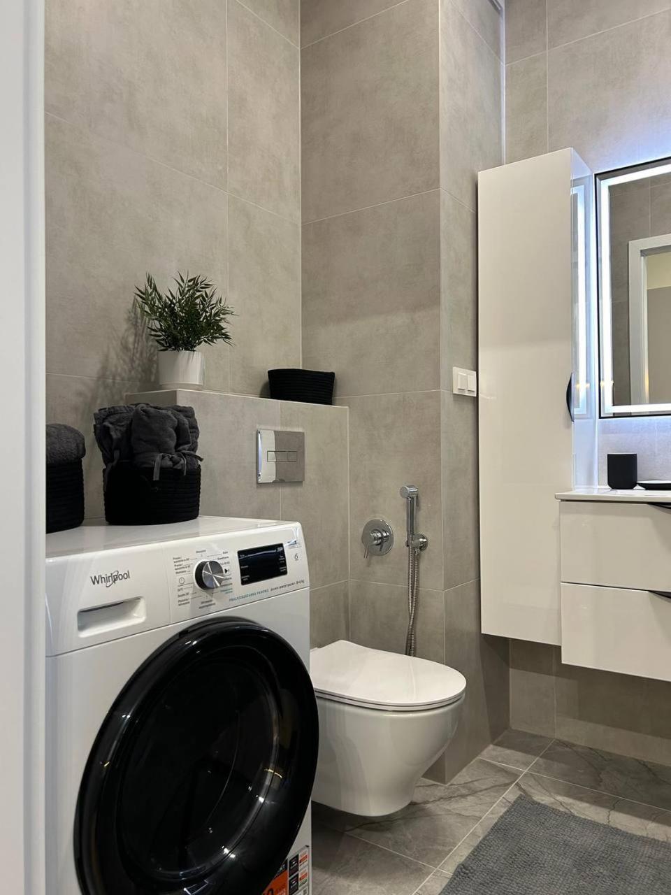 Warsaw Airport Apartment Экстерьер фото